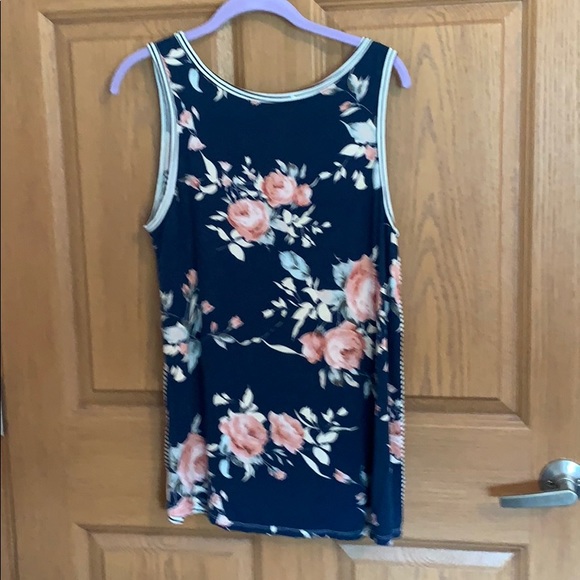 Tank top - Picture 2 of 2